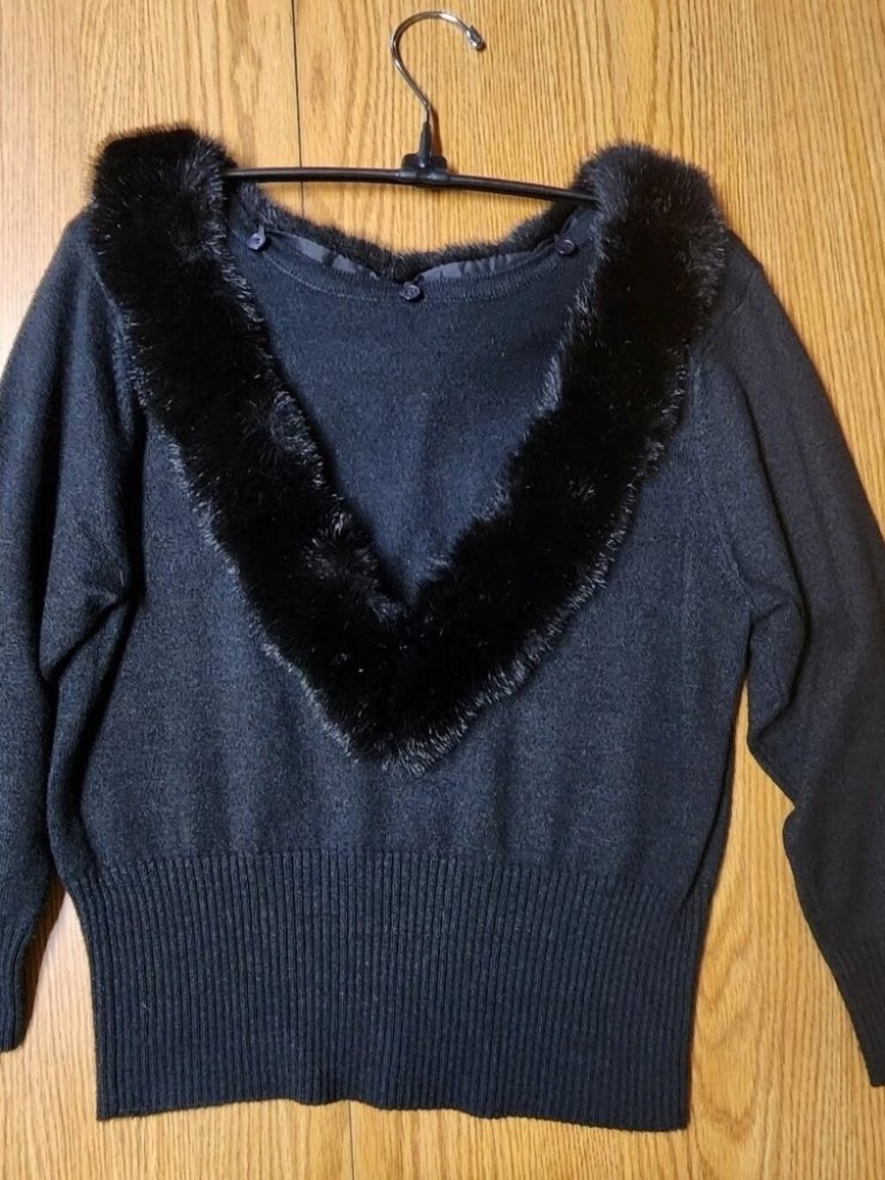 Irka By Ssg Black Low V-Back Cashmere Blend Sweater Faux Fur Collar Sz L